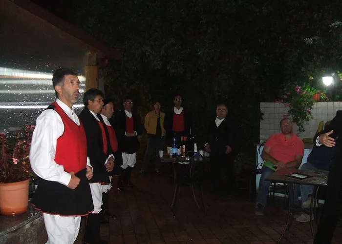 Su Cantaru Konukevi Villanova Monteleone