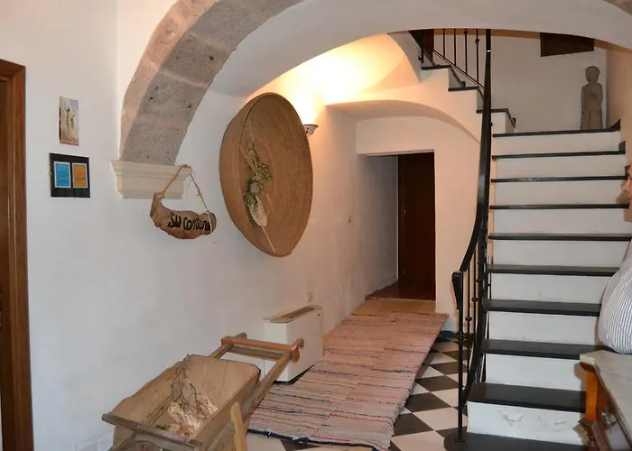 Su Cantaru Konukevi Villanova Monteleone